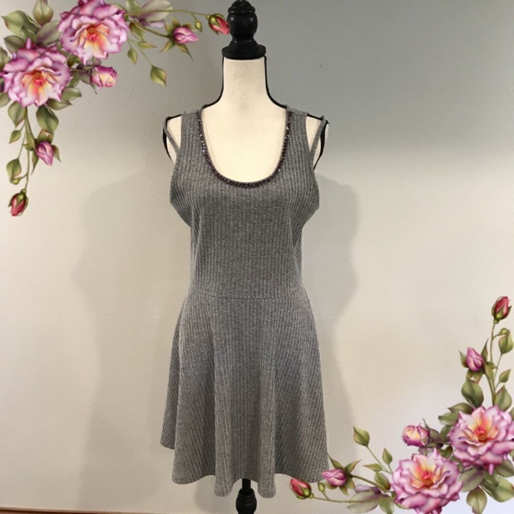 ‎Beaded neckline sleeveless gray dress